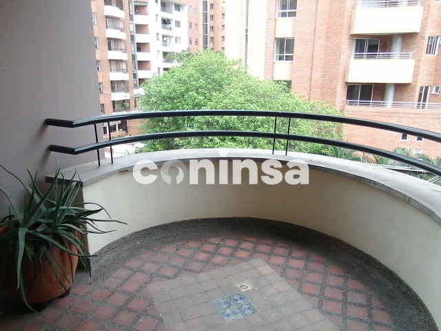 Apartamento en Arriendo en LAURELES Imagen de apartamento 2
